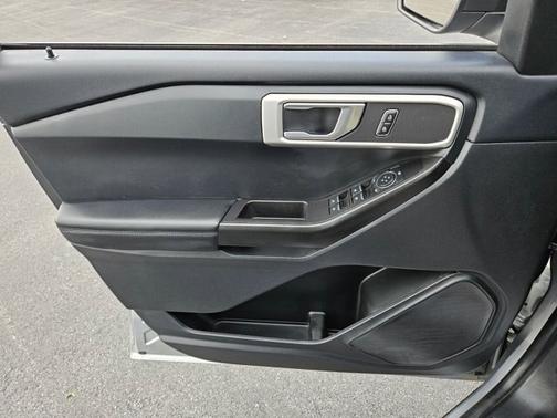 2022 Ford Explorer BASE