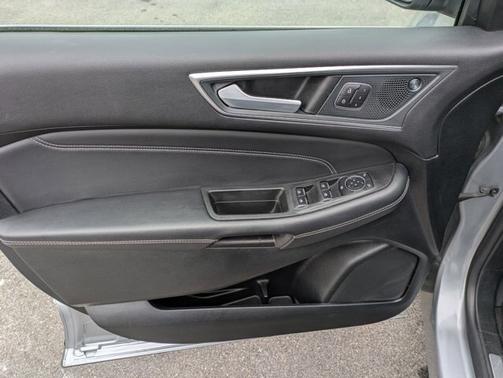 ICONIC SILVER 2024 Ford Edge TITANIUM