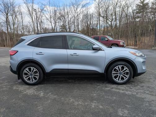 ICED BLUE SILVER METALLIC 2022 Ford Escape SEL
