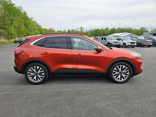 2020 Ford Escape TITANIUM