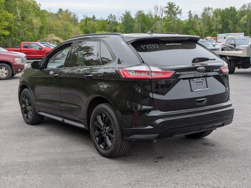 AGATE BLACK METALLIC 2022 Ford Edge SE