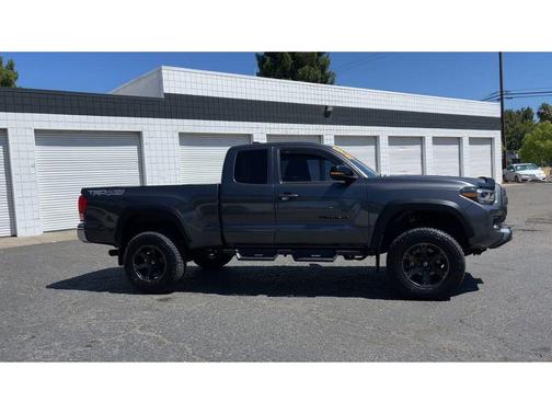 2022 Toyota Tacoma TRD Off Road