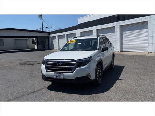 2025 Subaru Forester Premium