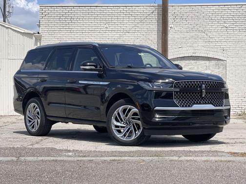 INFINITE BLACK MET CC 2025 Lincoln Navigator Reserve