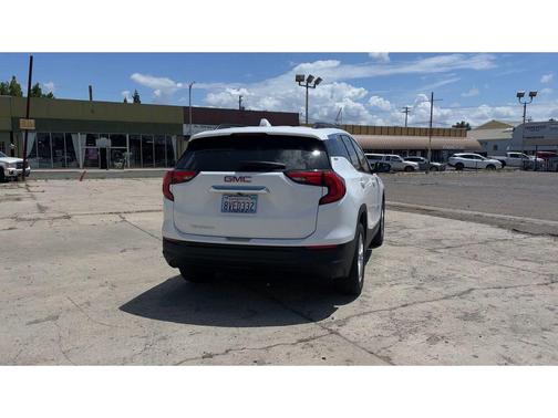 Summit White 2018 GMC Terrain SLE