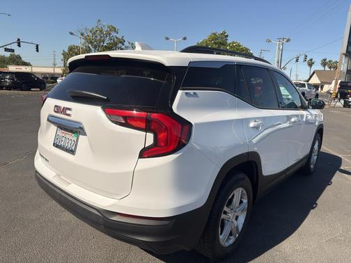 Summit White 2018 GMC Terrain SLE