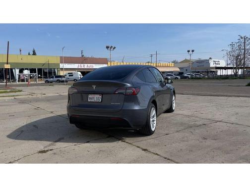2023 Tesla Model Y Long Range Dual Motor All-Wheel Drive