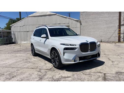 Alpine White 2024 BMW X7 xDrive40i