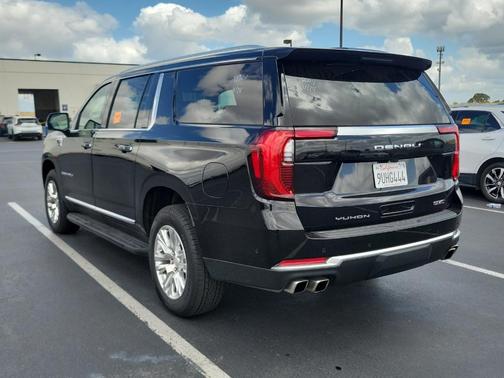 Onyx Black 2025 GMC Yukon XL Denali
