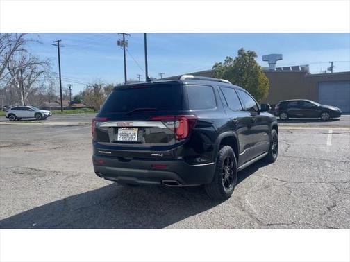 2022 GMC Acadia AWD AT4