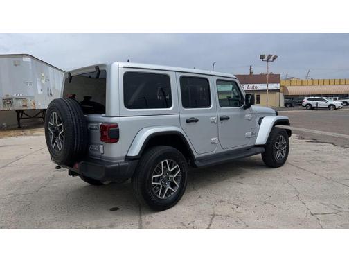 2024 Jeep Wrangler 4-Door Sahara 4x4