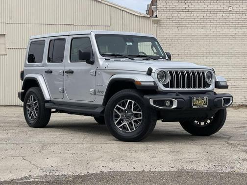 2024 Jeep Wrangler 4-Door Sahara 4x4