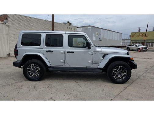 2024 Jeep Wrangler 4-Door Sahara 4x4