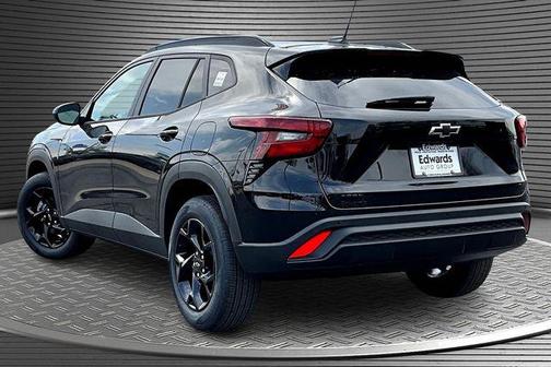 Mosaic Black Metallic 2026 Chevrolet Trax LT