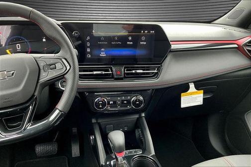 Iridescent Pearl Tricoat 2026 Chevrolet Trailblazer RS