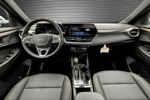 Iridescent Pearl Tricoat 2026 Chevrolet Trailblazer ACTIV