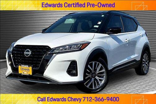 Aspen White Tricoat/Super Black 2024 Nissan Kicks SR