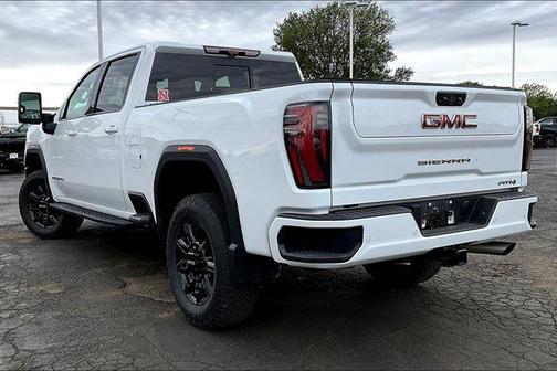 Summit White 2024 GMC Sierra 2500 AT4