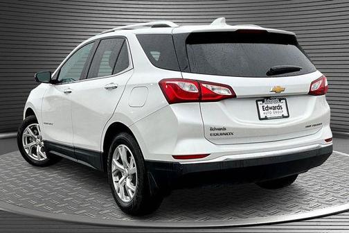 Iridescent Pearl Tricoat 2020 Chevrolet Equinox L