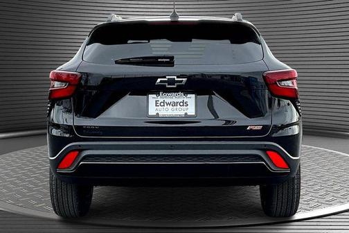 Mosaic Black Metallic 2026 Chevrolet Trax FWD 2RS