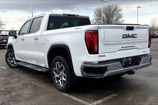 Summit White 2023 GMC Sierra 1500 SLT