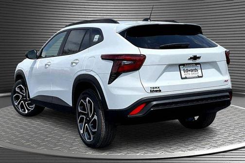 Summit White 2026 Chevrolet Trax FWD 2RS