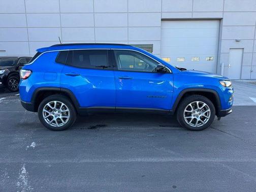 2022 Jeep Compass Latitude Lux