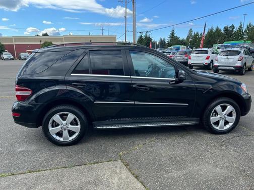 Black 2011 Mercedes-Benz M-Class 4MATIC