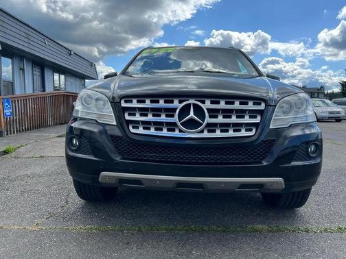 Black 2011 Mercedes-Benz M-Class 4MATIC
