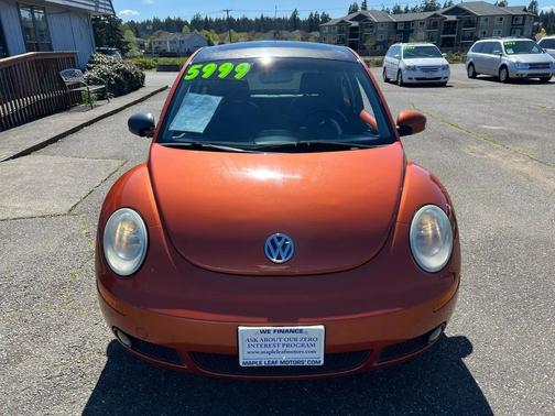 ORANGE 2010 Volkswagen New Beetle 2.5L