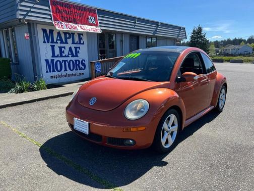 ORANGE 2010 Volkswagen New Beetle 2.5L