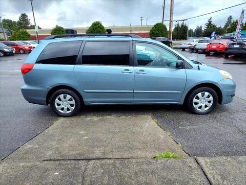 2009 Toyota Sienna LE