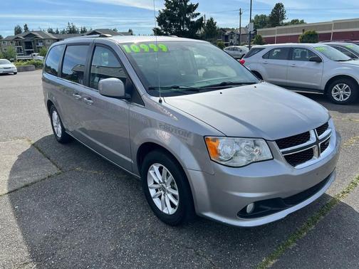 Silver 2018 Dodge Grand Caravan SXT