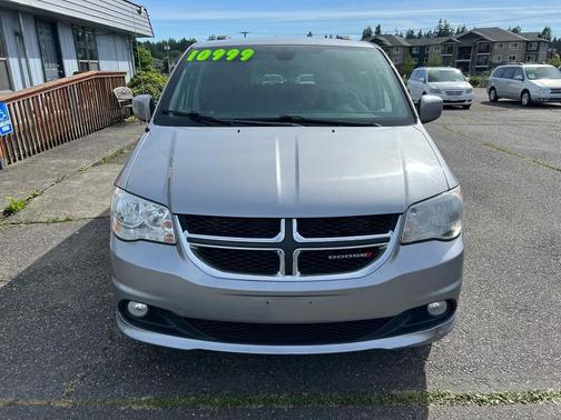 Silver 2018 Dodge Grand Caravan SXT