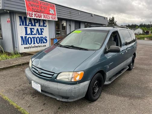 Blue 2002 Toyota Sienna LE