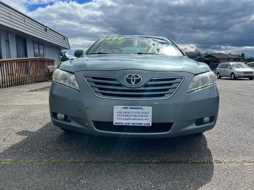 Green 2008 Toyota Camry XLE