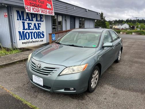 Green 2008 Toyota Camry LE