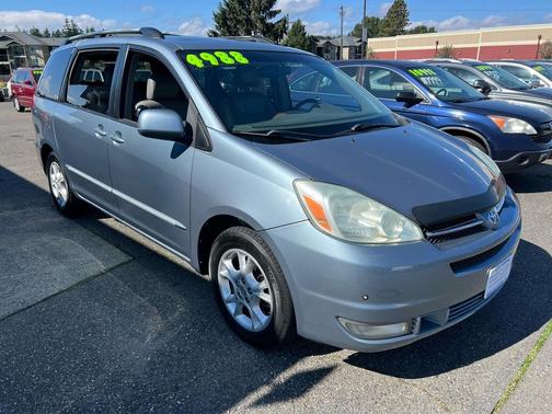 2004 Toyota Sienna XLE