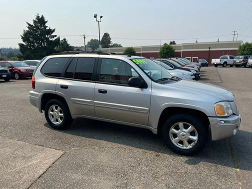 Silver 2005 GMC Envoy SLE