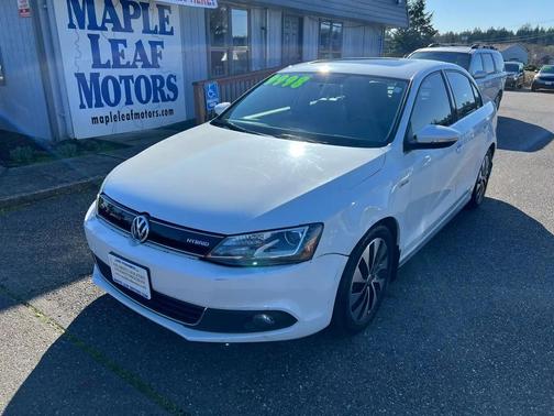 White 2014 Volkswagen Jetta Hybrid SEL Premium Sedan
