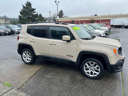 SAND 2016 Jeep Renegade Latitude