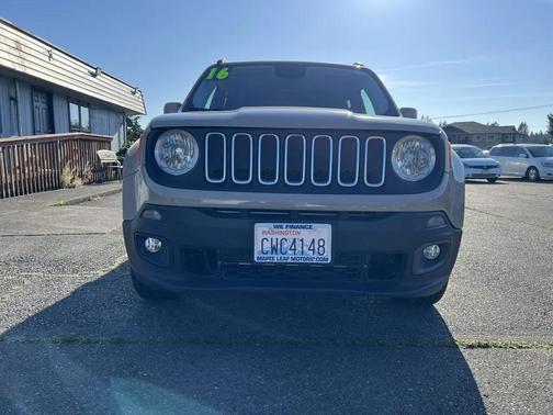 SAND 2016 Jeep Renegade Latitude