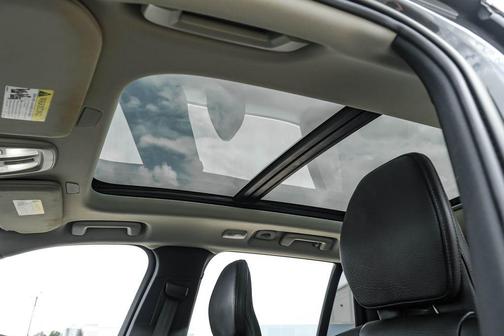 Platinum Gray Metallic 2023 Volvo XC90 B5 Plus
