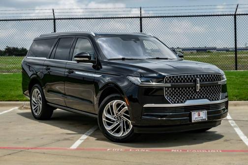 Black Metallic 2025 Lincoln Navigator L Reserve