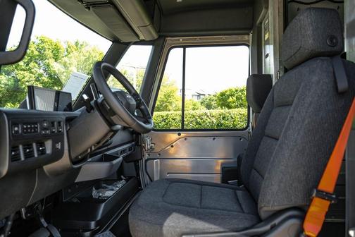 Oyster 2025 Chevrolet BrightDrop 600 Base