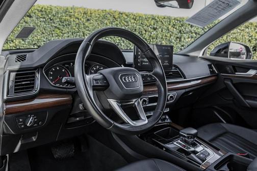 2023 Audi Q5 40 Premium