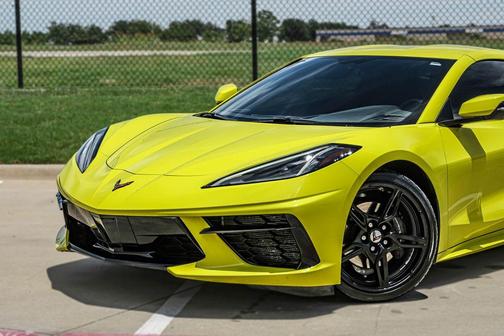 Accelerate Yellow Metallic 2022 Chevrolet Corvette Stingray w/1LT