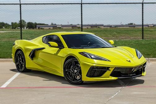Accelerate Yellow Metallic 2022 Chevrolet Corvette Stingray w/1LT