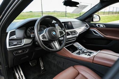 Arctic Gray Metallic 2021 BMW X6 M50i