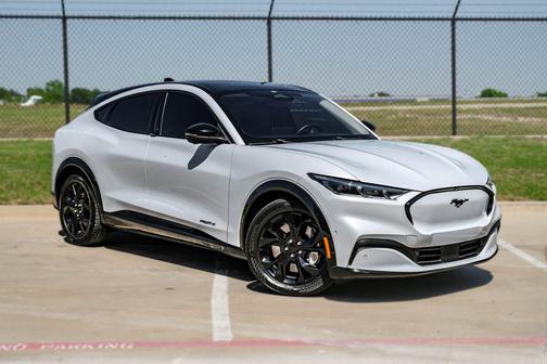White Metallic 2022 Ford Mustang Mach-E Premium